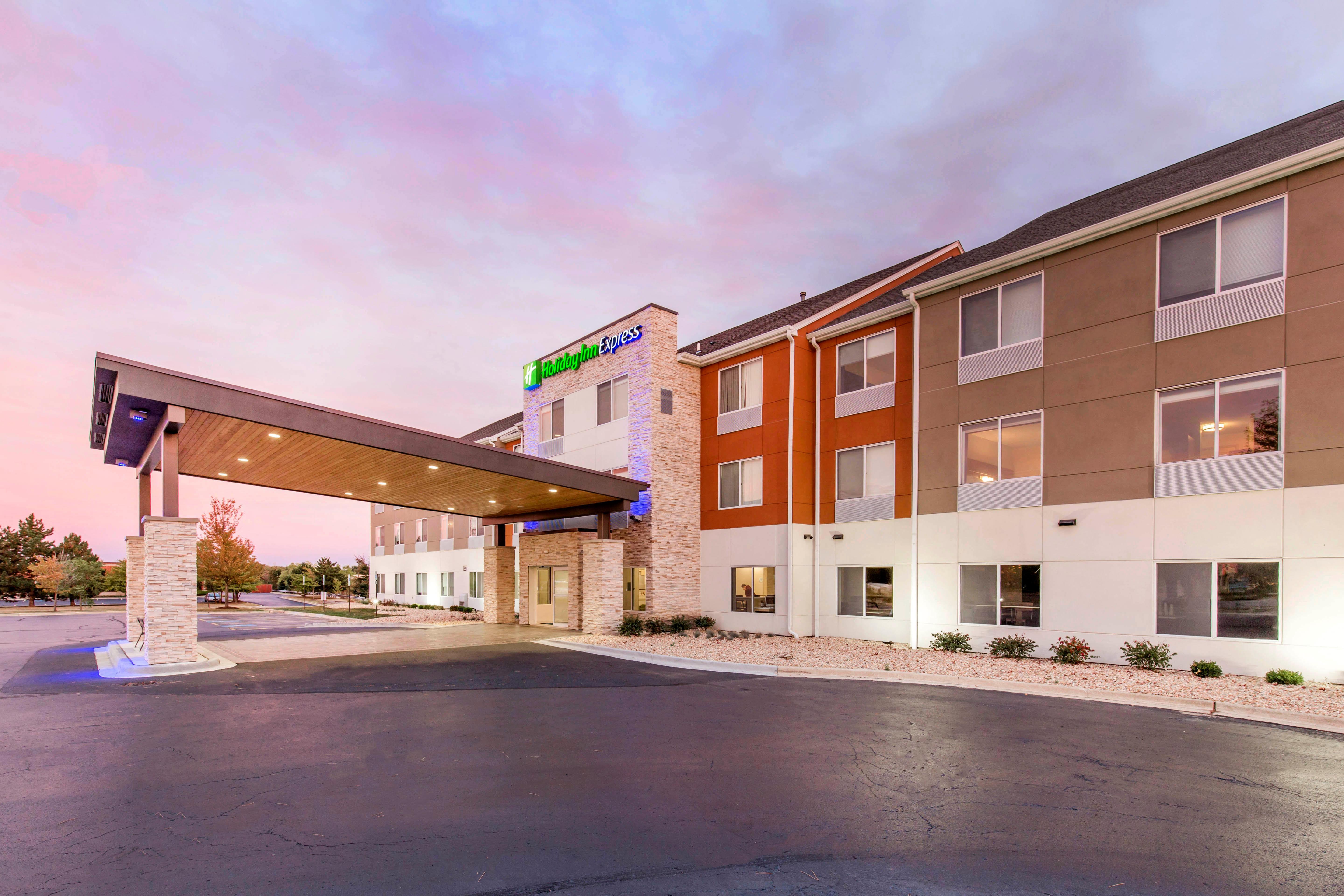 Holiday Inn Express And Suites Chicago West - St Charles By Ihg Saint Charles Exterior foto