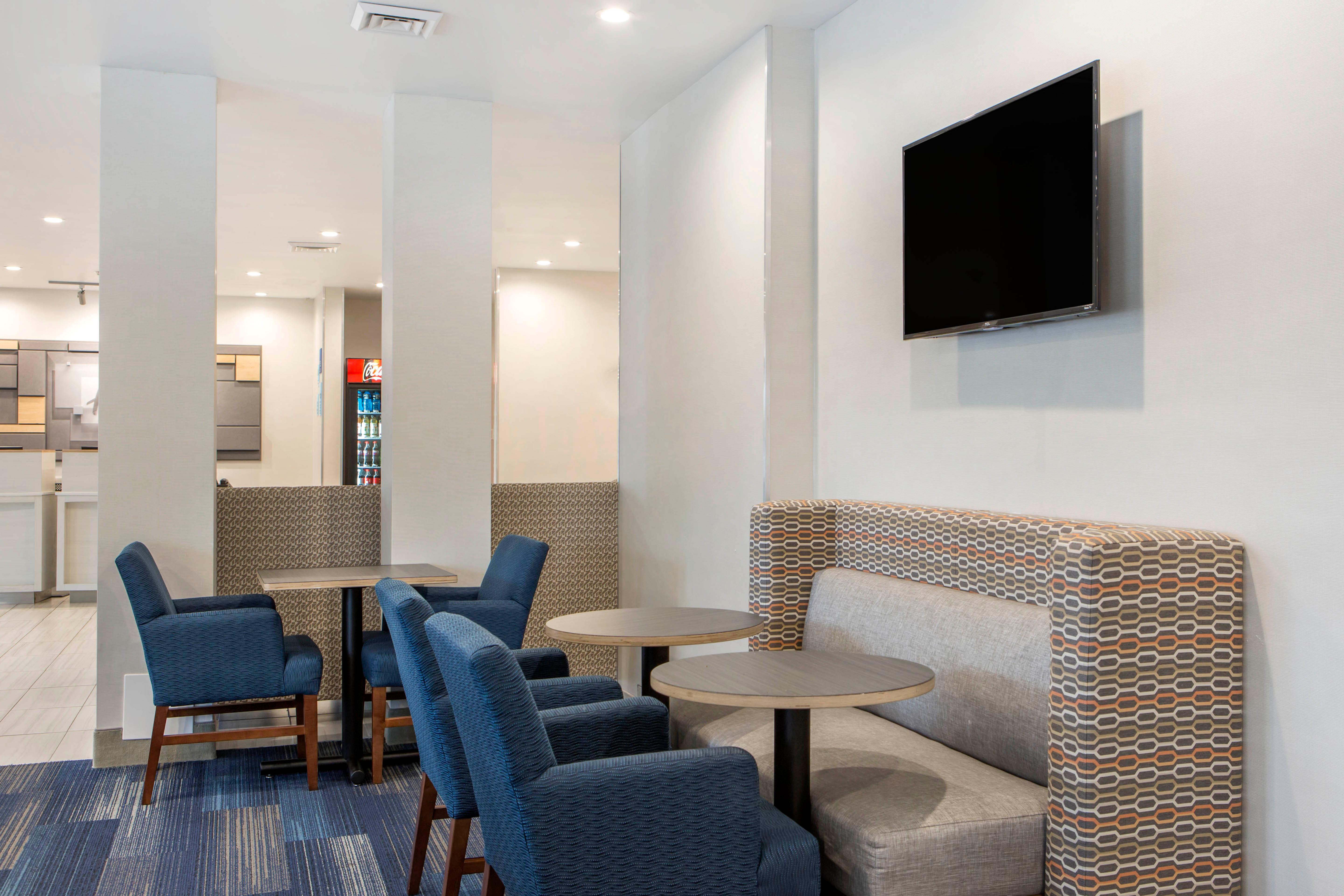 Holiday Inn Express And Suites Chicago West - St Charles By Ihg Saint Charles Exterior foto