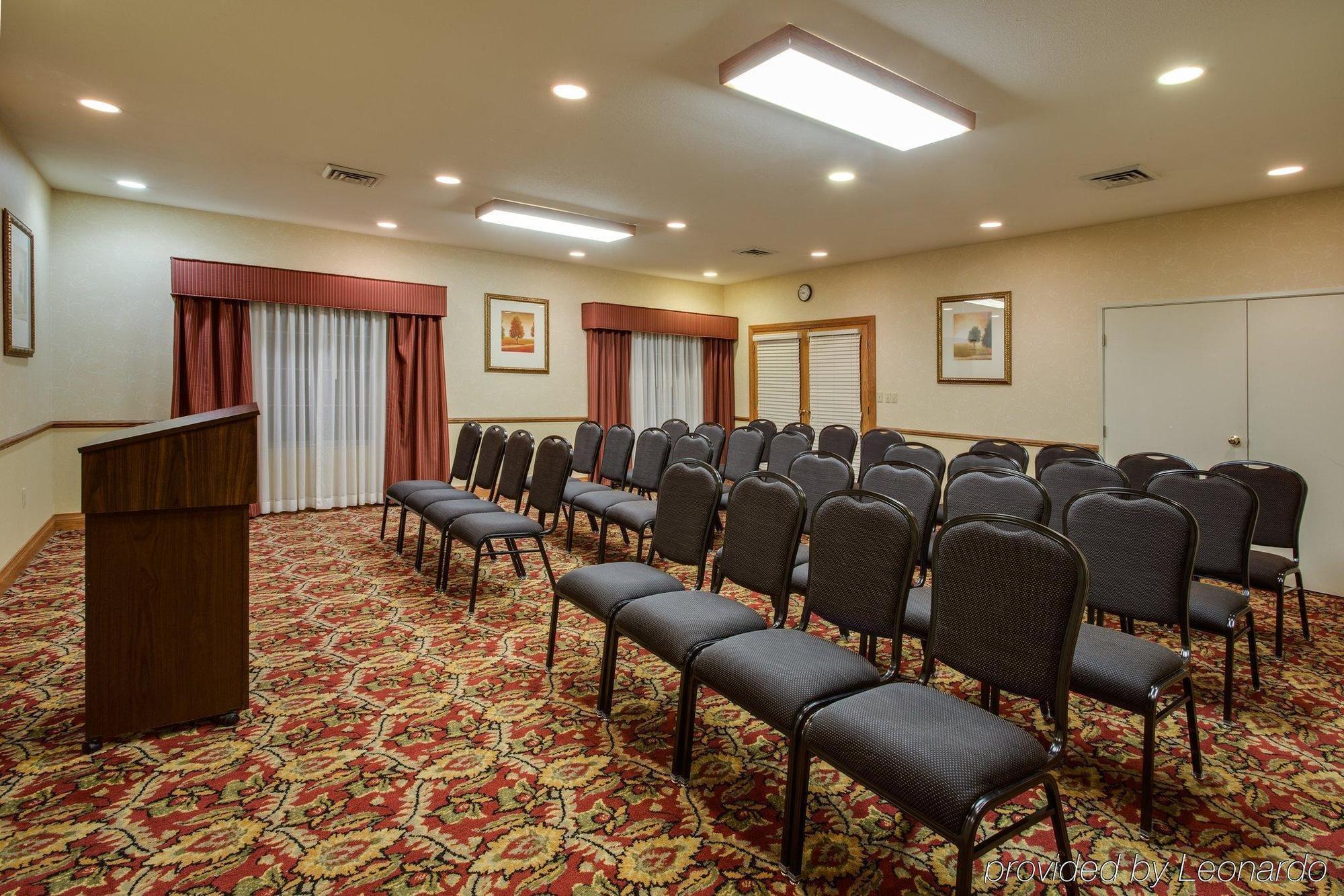 Holiday Inn Express And Suites Chicago West - St Charles By Ihg Saint Charles Exterior foto