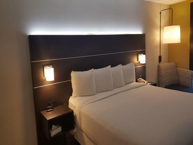Holiday Inn Express And Suites Chicago West - St Charles By Ihg Saint Charles Exterior foto